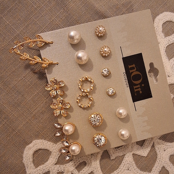 NOIR, NWT, Occasion Various Rhinestone, Pearl Gold Earring Set - Picture 4 of 5